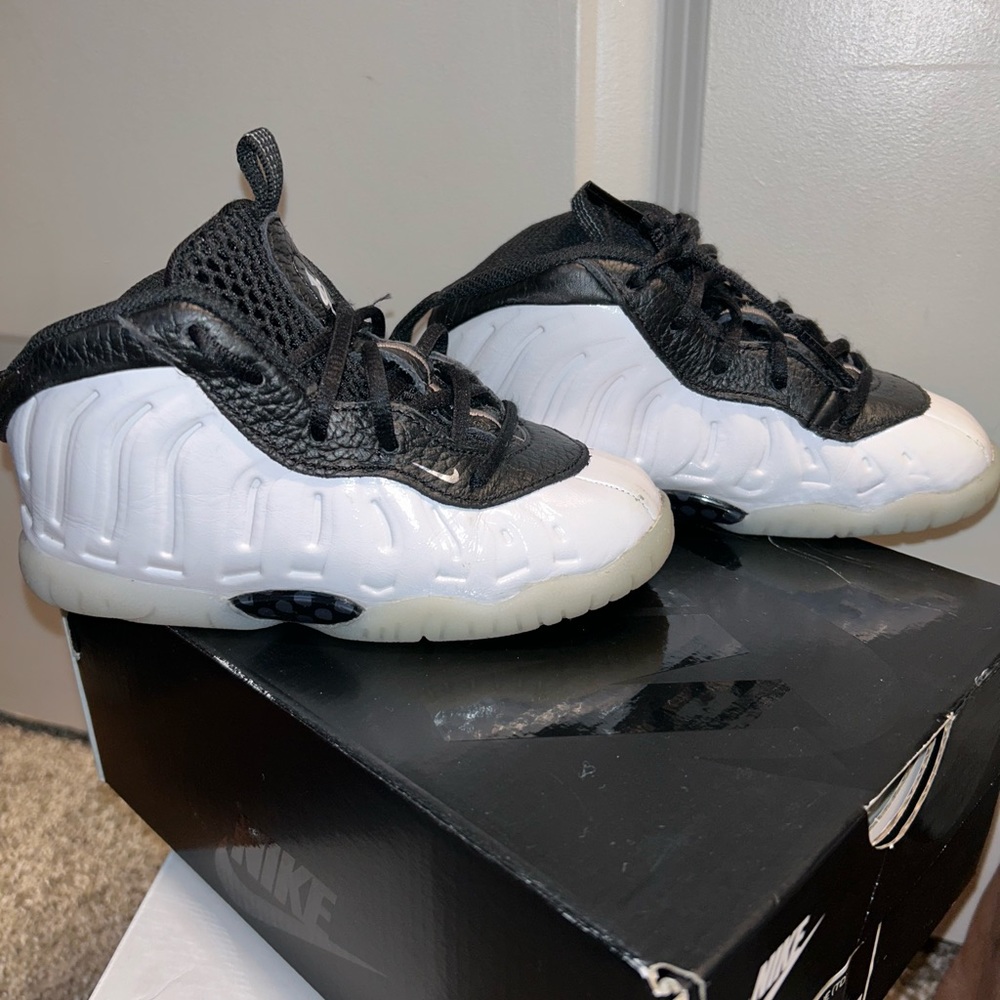 Toddler shoes size 9c